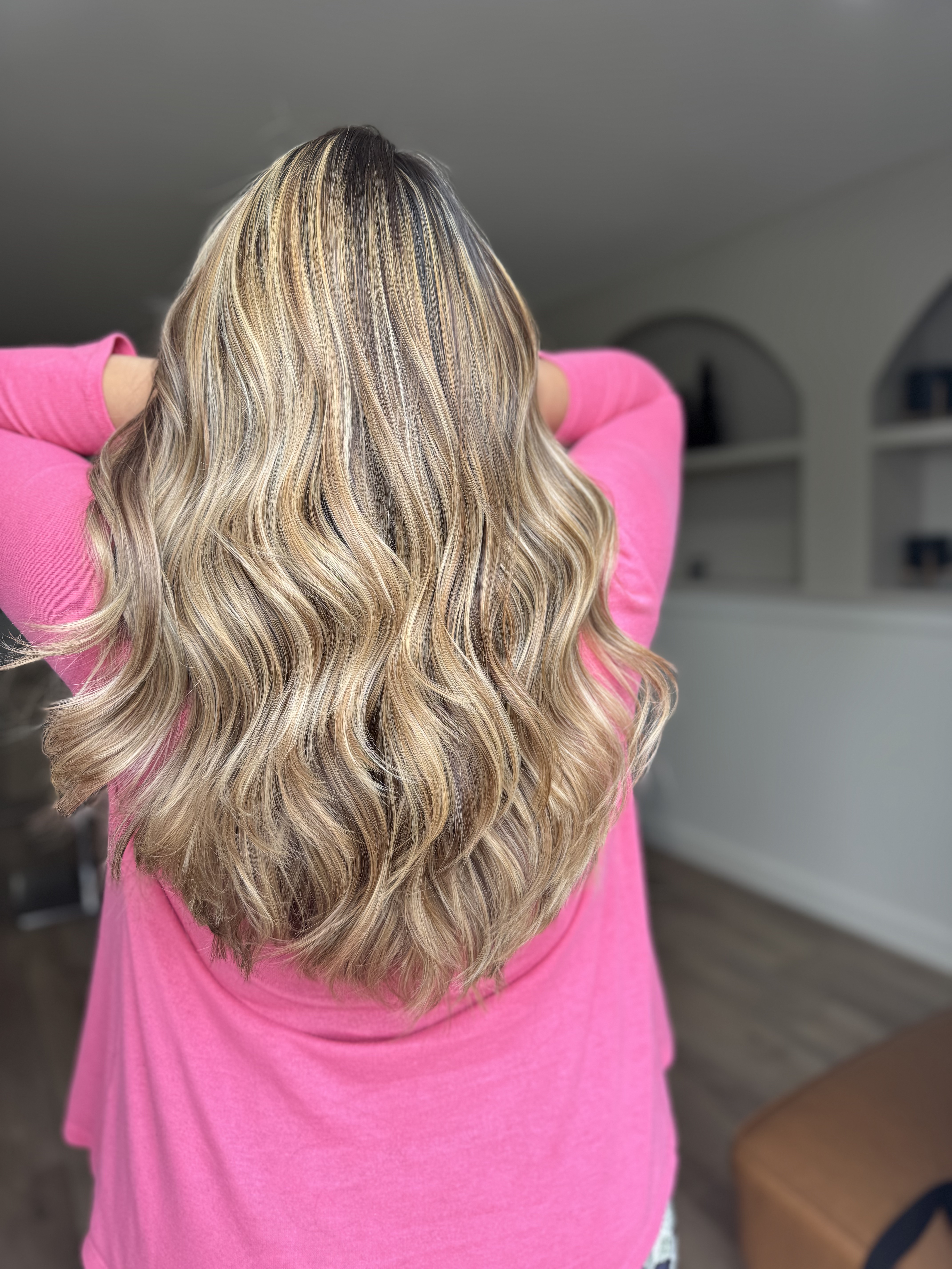 Dimensional highlighted hair by Veil & Vogue